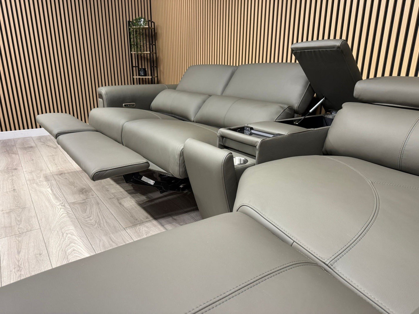 Sofology PLAZA style Leather 2c2 Power Recliner Sofa + Console - RRP £4699