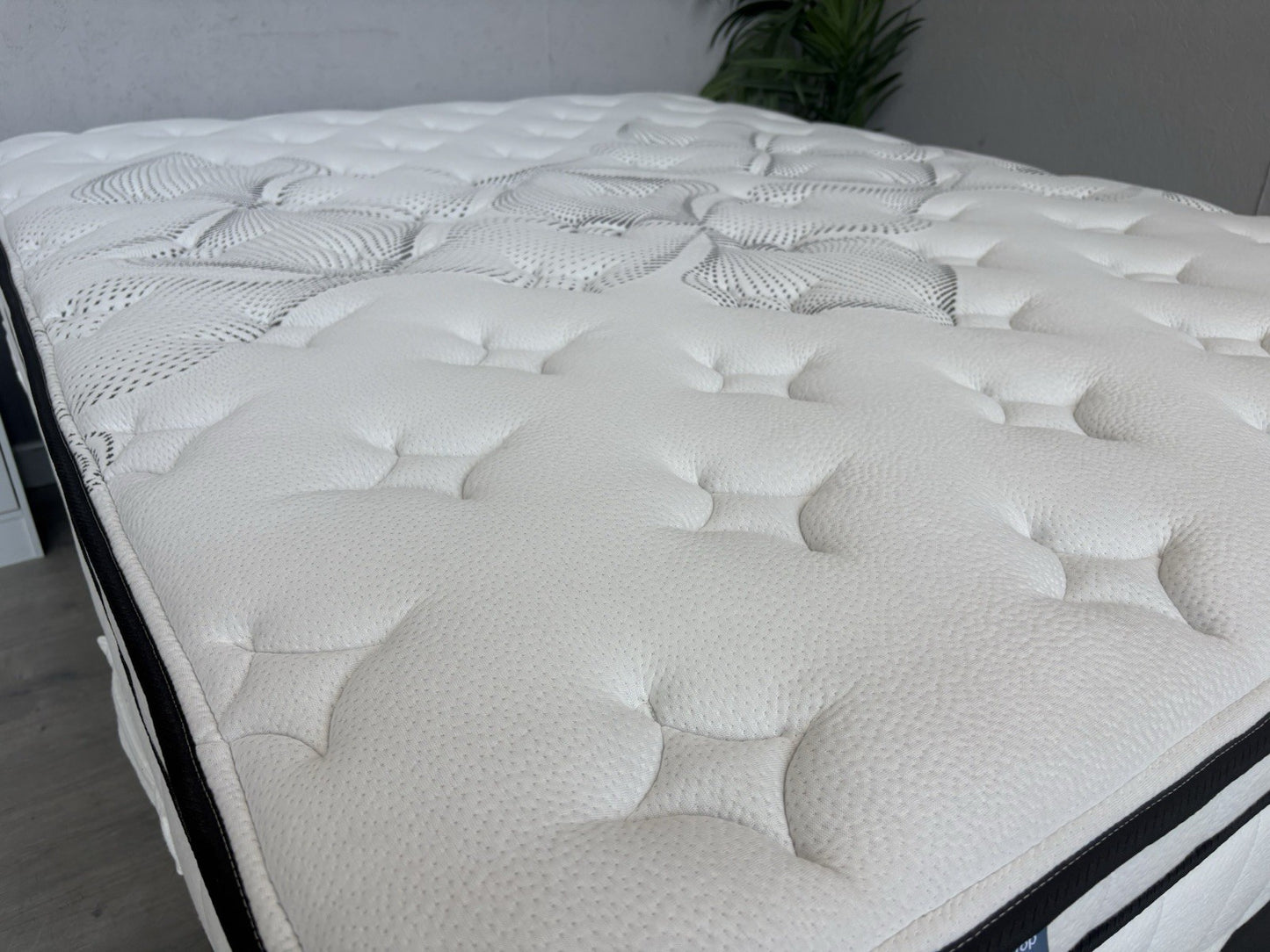 IGEL Nanotech 5000i 5ft Kingsize Mattress, Medium - RRP £2,099