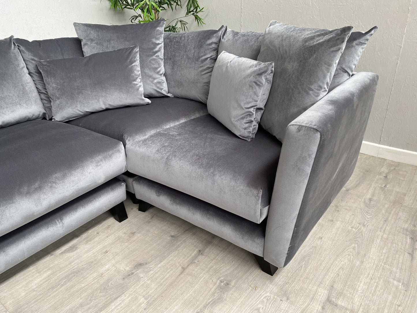 Ashley Manor PONTI Fabric Velvet RHF Corner Sofa ( 3 Corner 1 ) Grey - RRP £2699