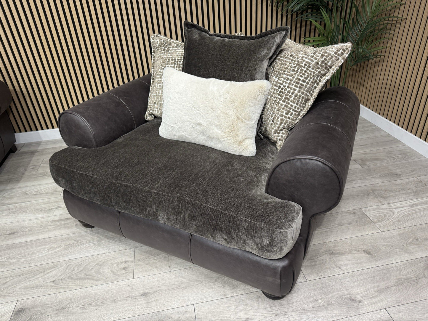 Viscount Fabric 3 Seater Sofa + Love Chair Set - RRP £3898 (PRE ORDER 6-8 WEEKS)