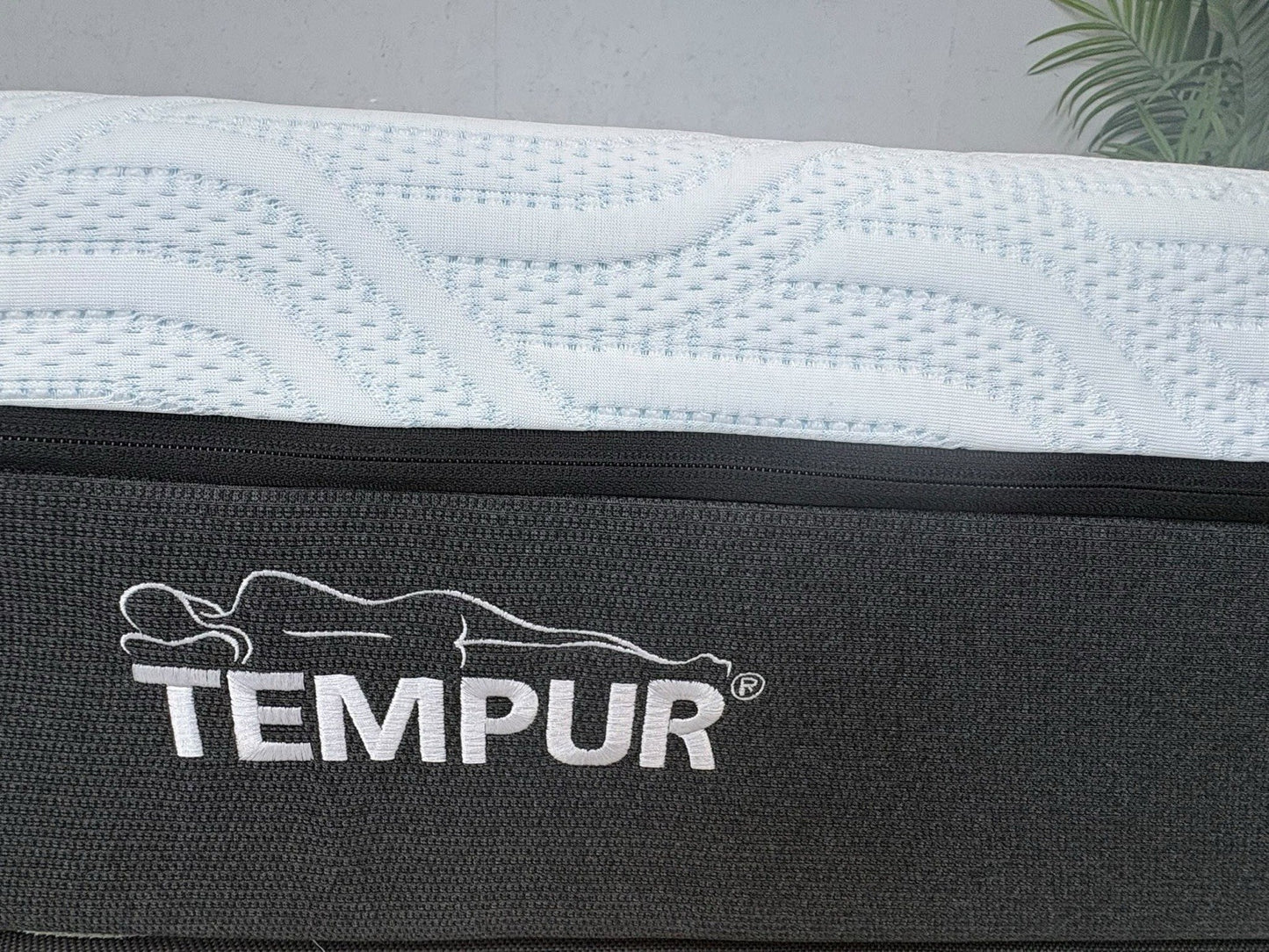 Tempur PRO AIR Smart Cool 5ft Kingsize Mattress, Medium  - RRP £2,499