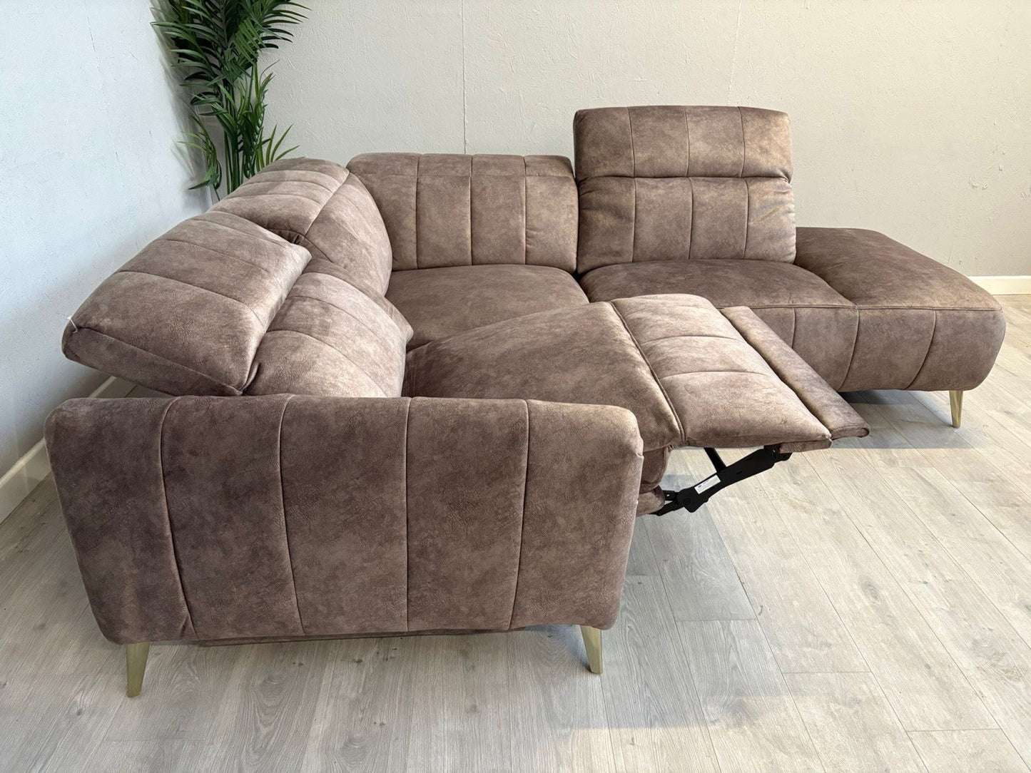 DFS Lidia Left Hand Facing Open Chaise Power Recliner Corner Sofa - RRP £1899