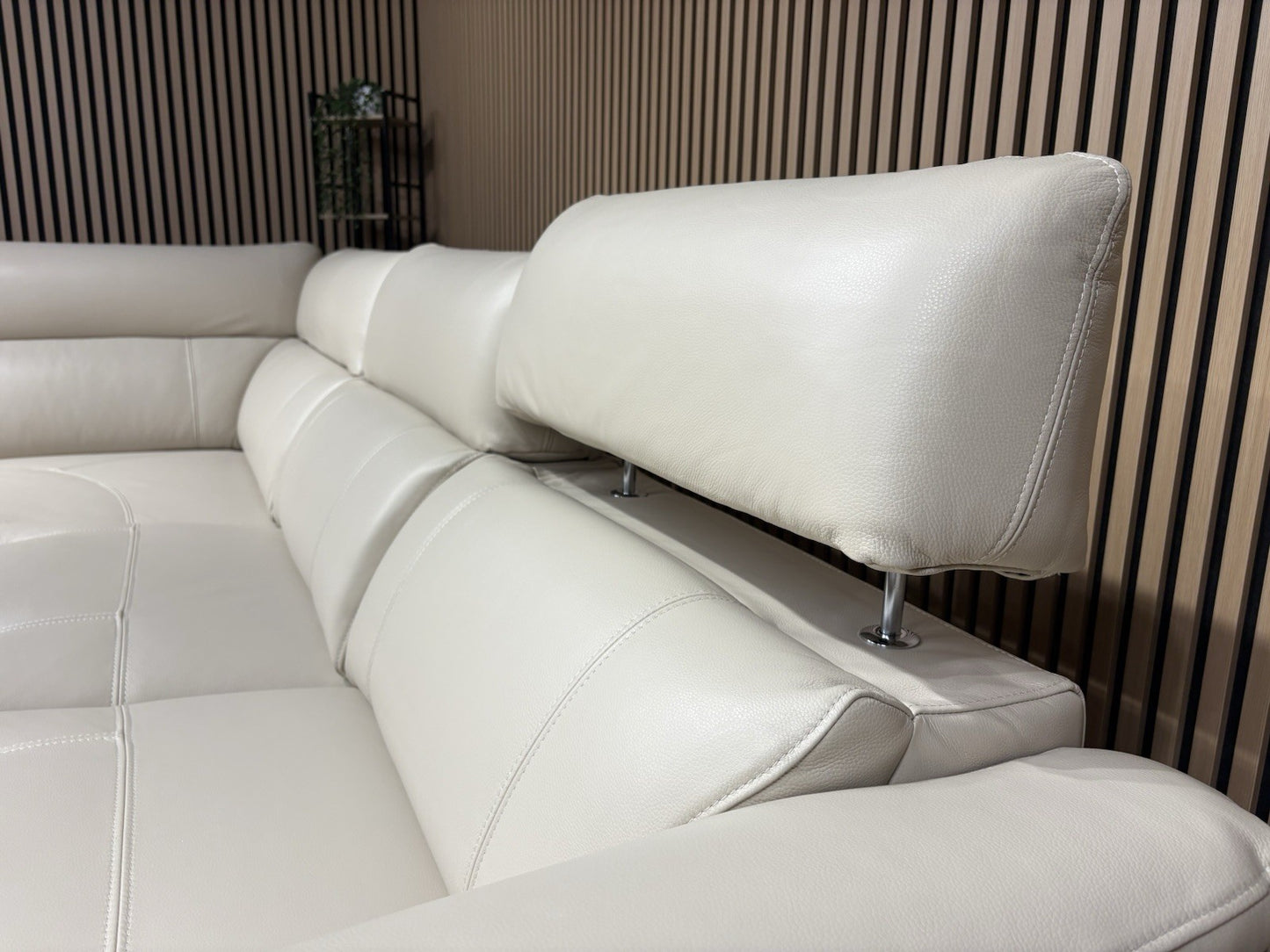 Furniture Village MOET Leather 2 Corner 2 Power Recliner Sofa + Stool RRP £5,390