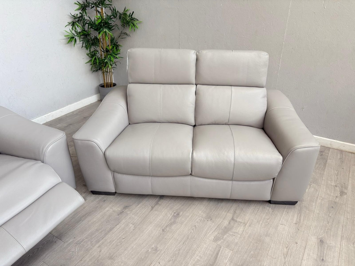 Furniture Village XAVIER Leather 3 + 2 Seater Sofa Set, Power Recliner RRP £4390