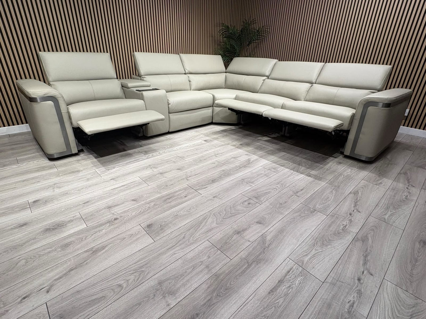 Sofology PLAZA style Leather 2c2 Power Recliner Sofa + Console - RRP £4699