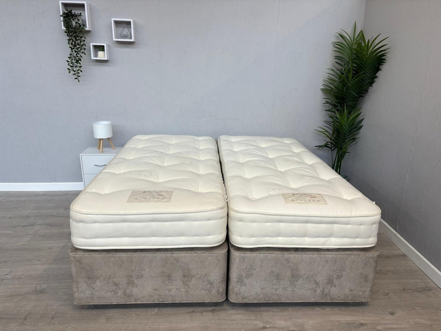 Hypnos Luxurious Earth 02 6ft Superking Mattress Zip and Link, Medium RRP £3,299