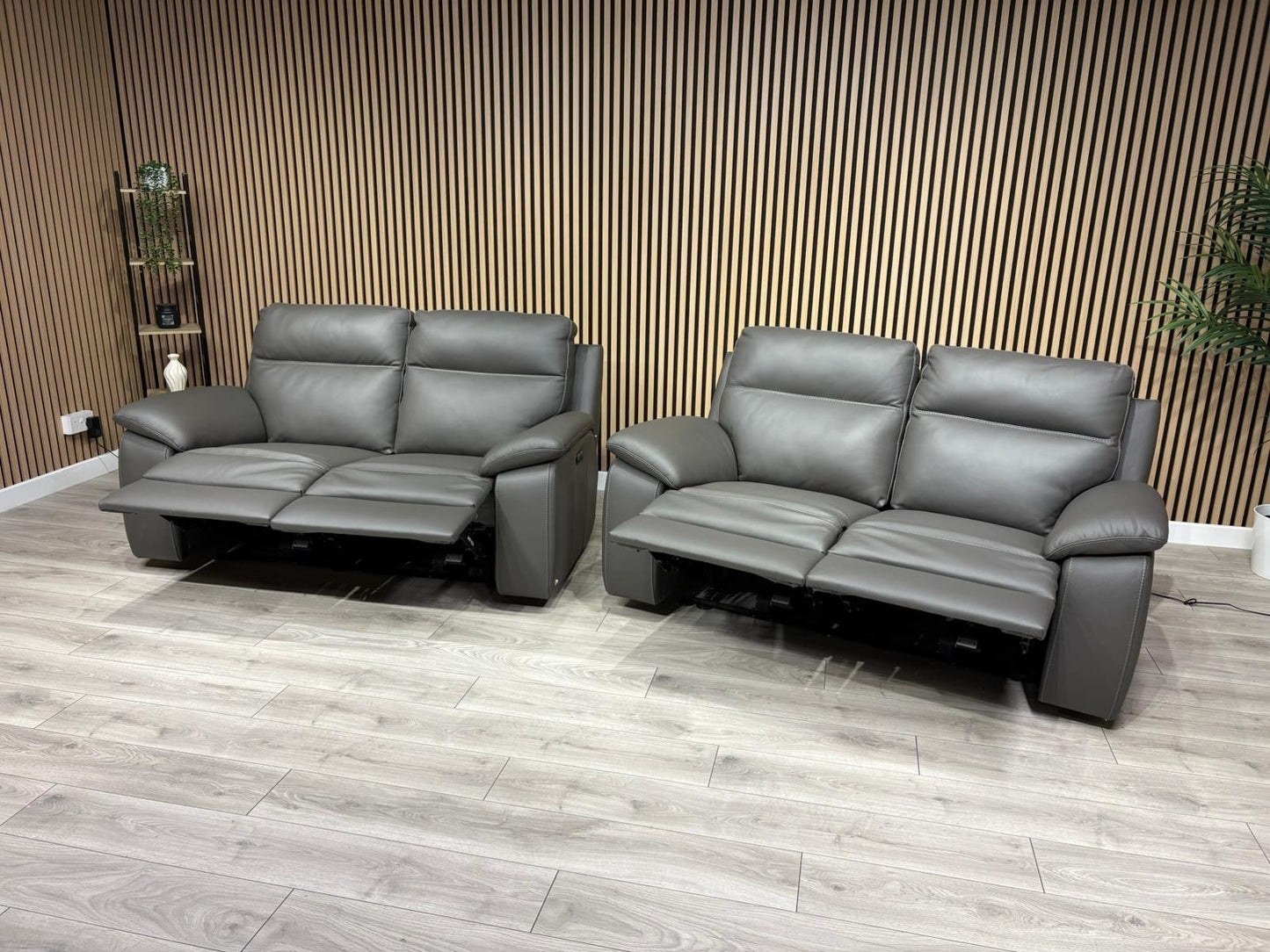 F. Village Nicoletti PEPINO Leather 2 x 2 Seater Recliner Sofa Set - RRP £4,990