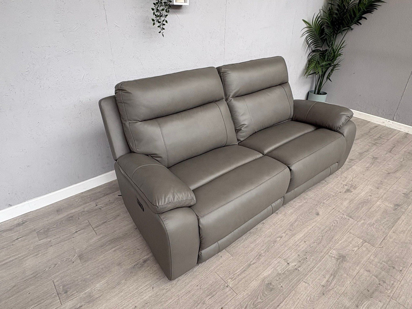 DFS Model Leather 3 Seater Power Recliner Sofa - RRP £1599