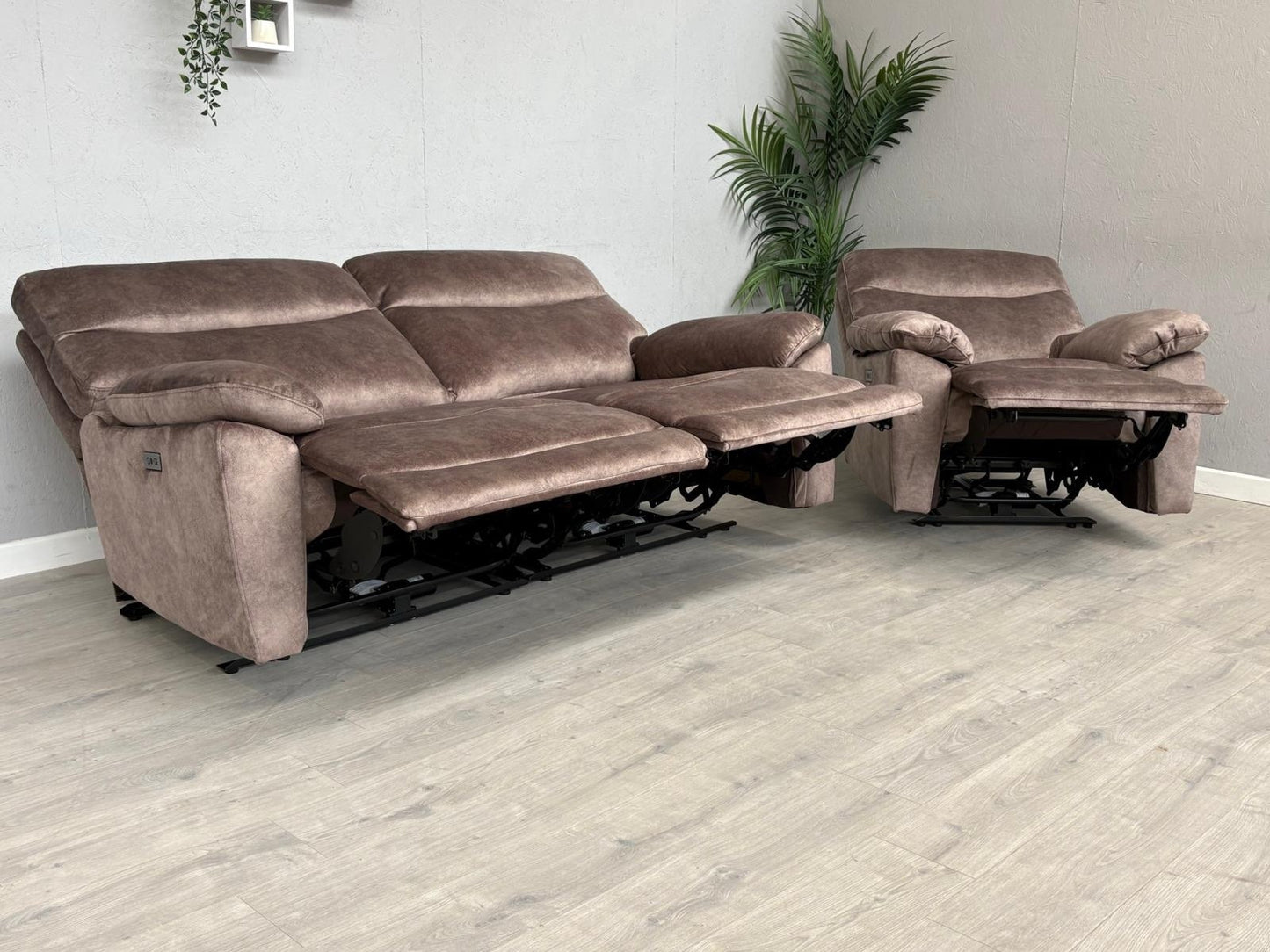DFS - FAXON Fabric 3 Seater Sofa + Armchair, Power Recliner Sofa Set - RRP £1548