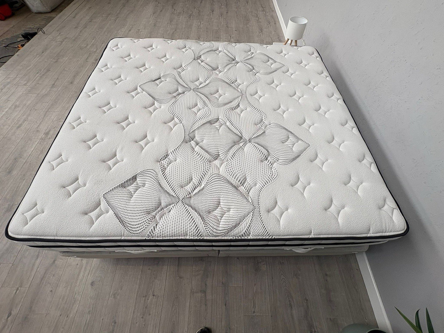 IGEL Nanotech 5000i 6ft Superking Mattress, Firm - RRP £2,499