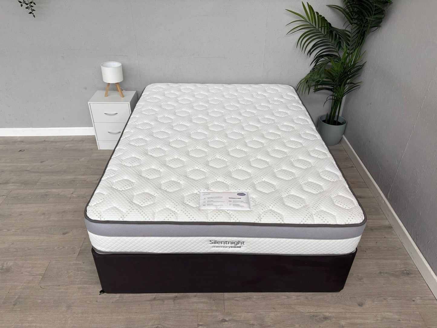 Silentnight DAZE Memory Cool 1000 Pocket 5ft Kingsize Mattress - RRP £899