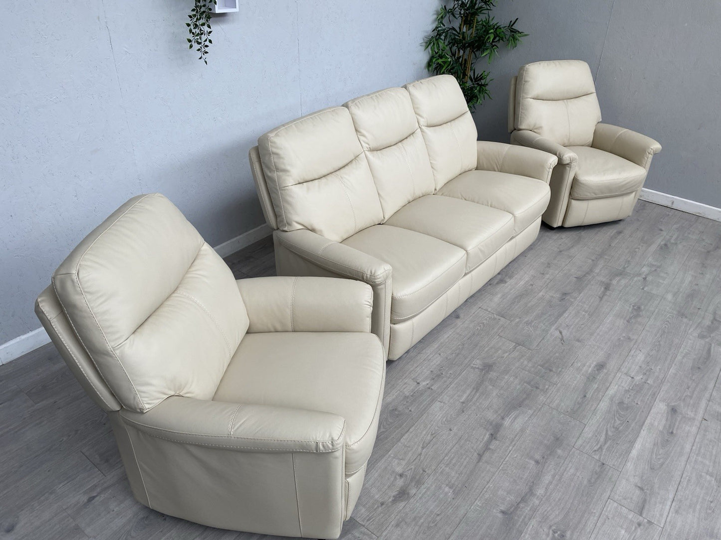 Furniture Village LILLE Leather Compact 3 Seat Sofa + 2 x Armchairs - RRP £3,185