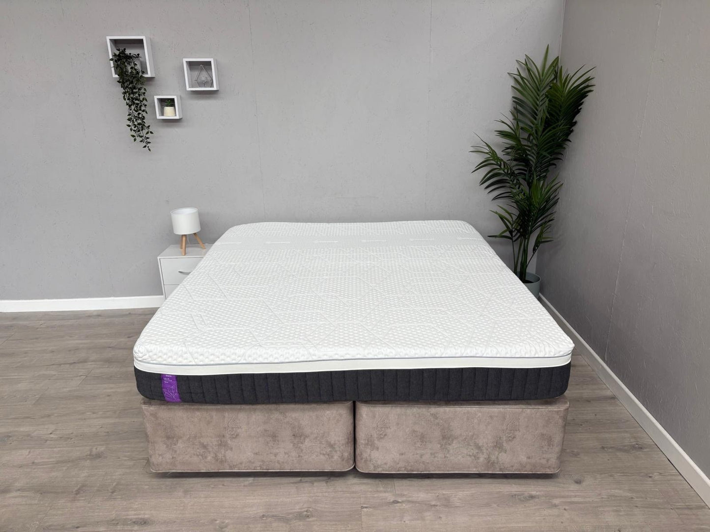 EMMA - Helix Hybrid Deluxe 4FT 6 Double Mattress - RRP £1,499