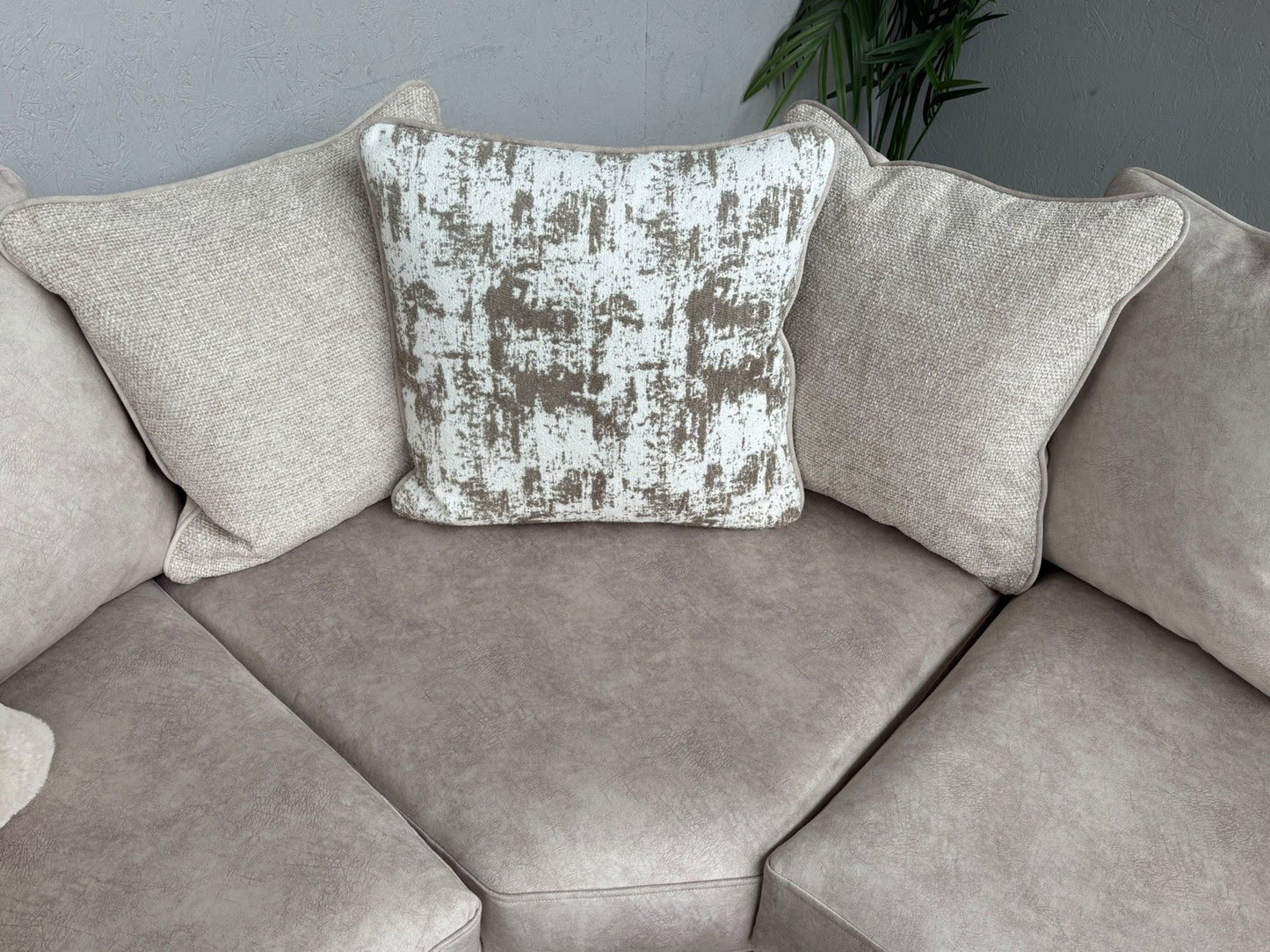 Furniture Village - Aura Classic Back LHF Corner Sofa RRP - £3495