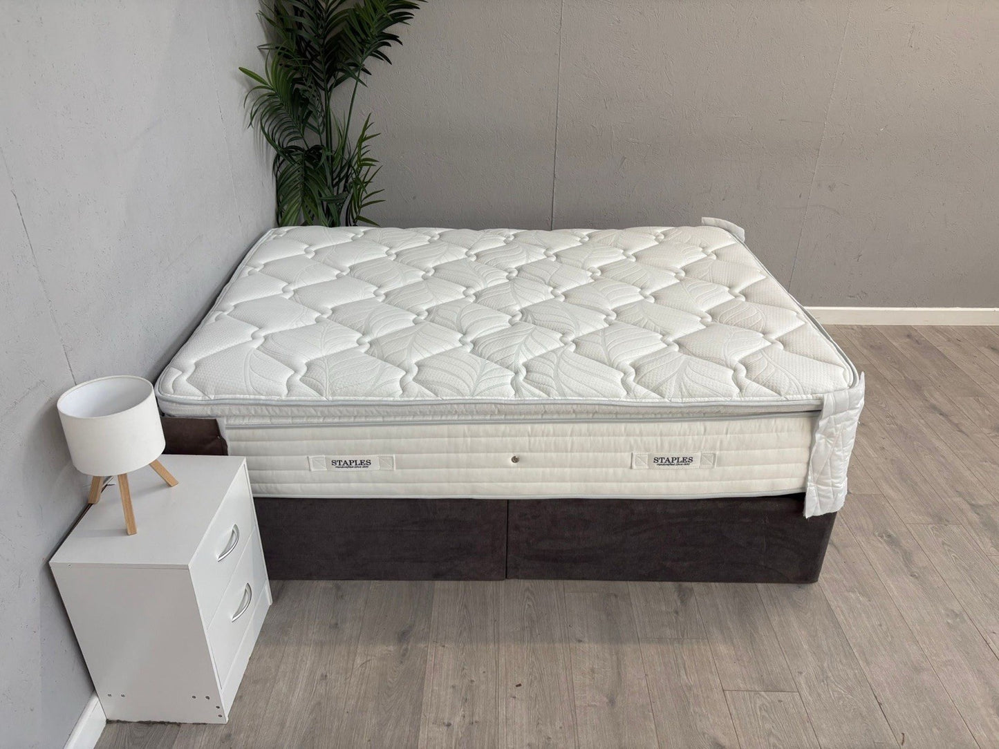 Staples Eco Latex Refresh Pocket 3000 4ft 6 Double Mattress - RRP £1,399