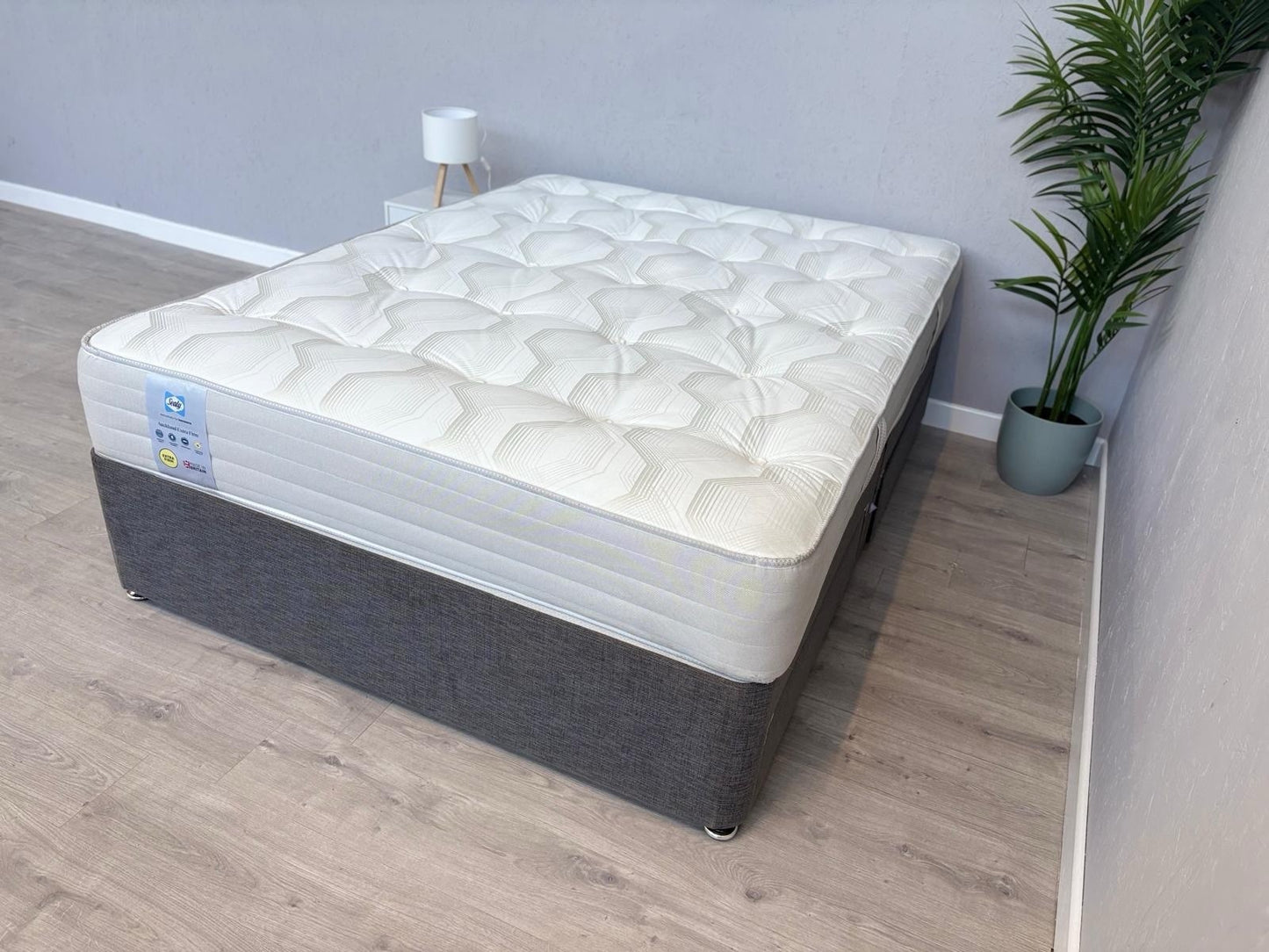 Sealy AUCKLAND Extra Firm 5ft Kingsize Mattress - RRP £1,399