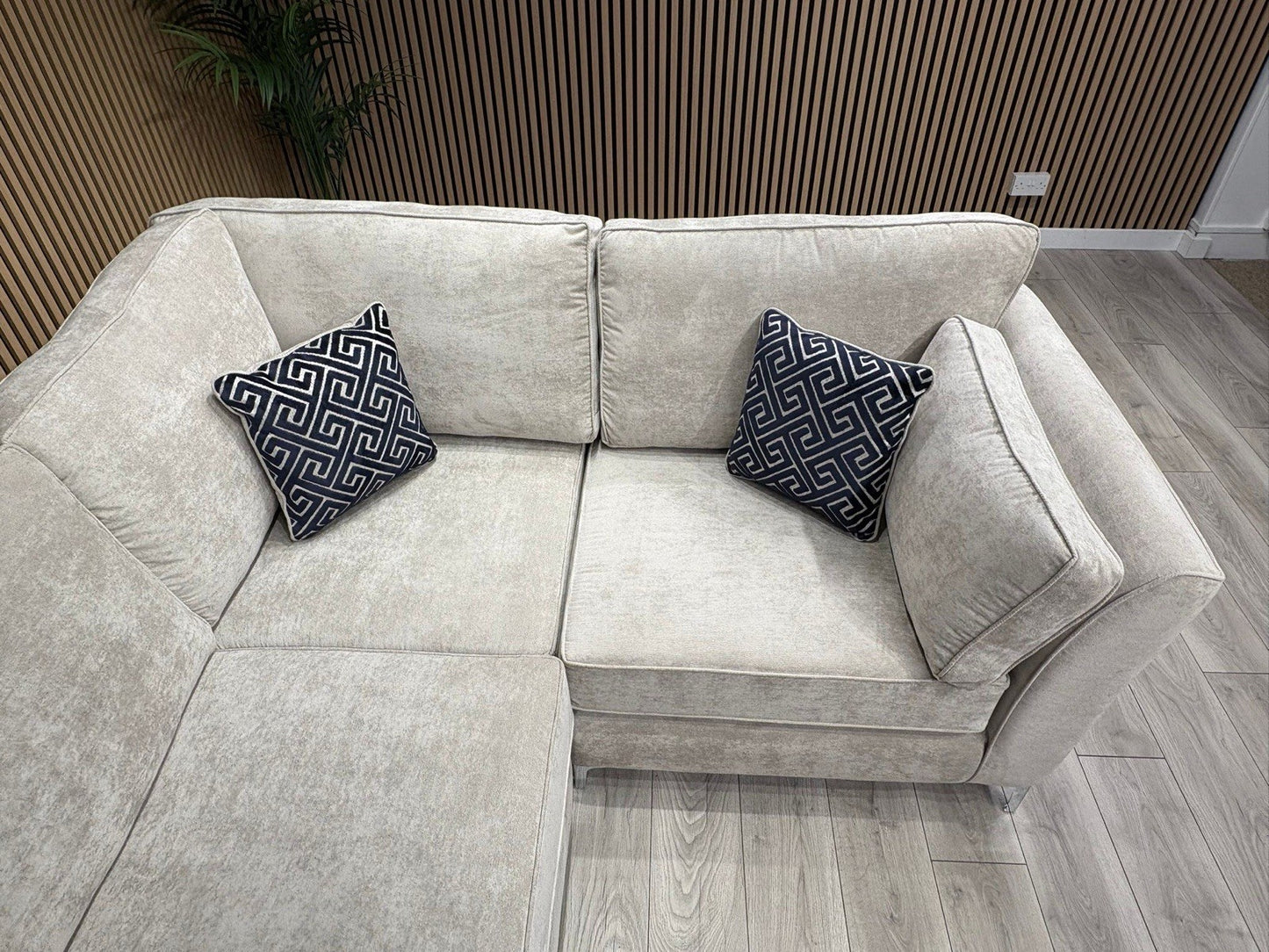 Furniture Village SASHA Fabric RHF Corner Sofa ( 3 Corner 1 ) - RRP £3,295