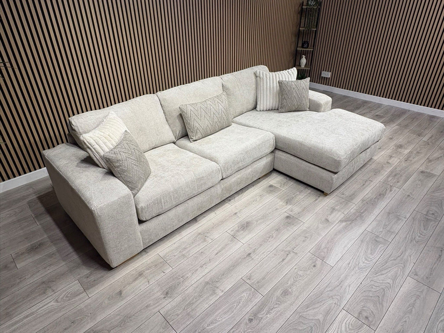 DFS Sample Pandora RHF Large 3 Seater Chaise Sofa - RRP: £3295