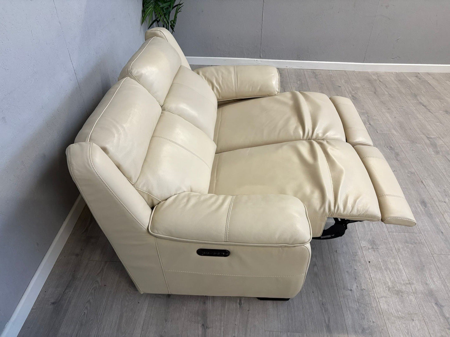 F. Village STARLIGHT EXPRESS Leather 2 Seater Power Recliner Sofa - RRP £2,545