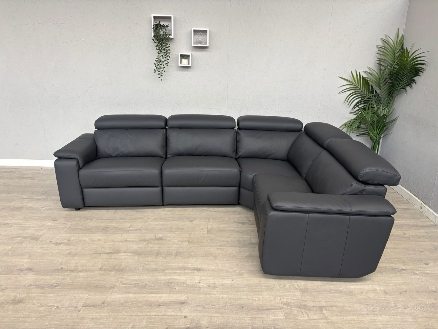 Furniture Village - Nicoletti Davide Small Leather Corner Static  - £4745