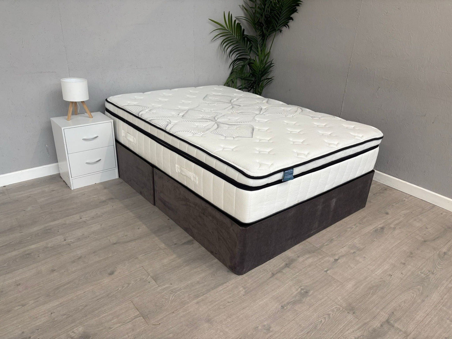 IGEL Nanotech 4000i 4ft 6 Double Mattress, Medium - RRP £1,699