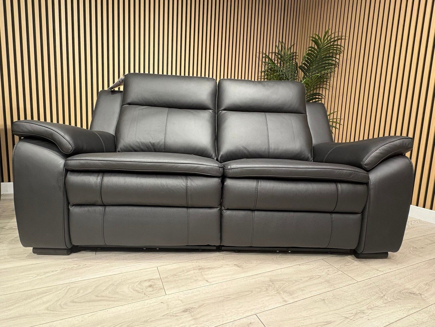 DFS Boston Leather 3 + 2 Seater Sofa Set, Power Recliners RRP: £4495