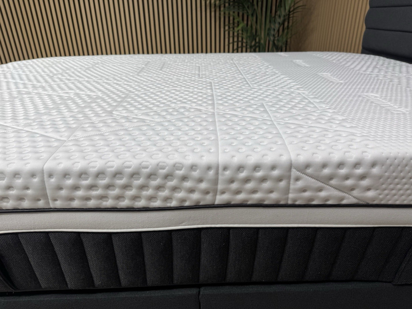 EMMA - Diamond Deluxe Spring Free 4ft 6 Double Mattress - RRP £1,999
