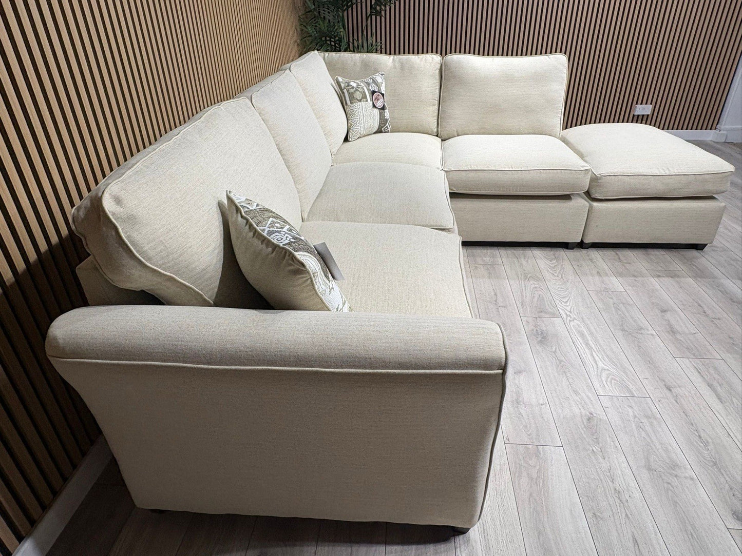 Furniture Village NEW LEGEND RHF Open Chaise Corner Sofa - RRP £1995