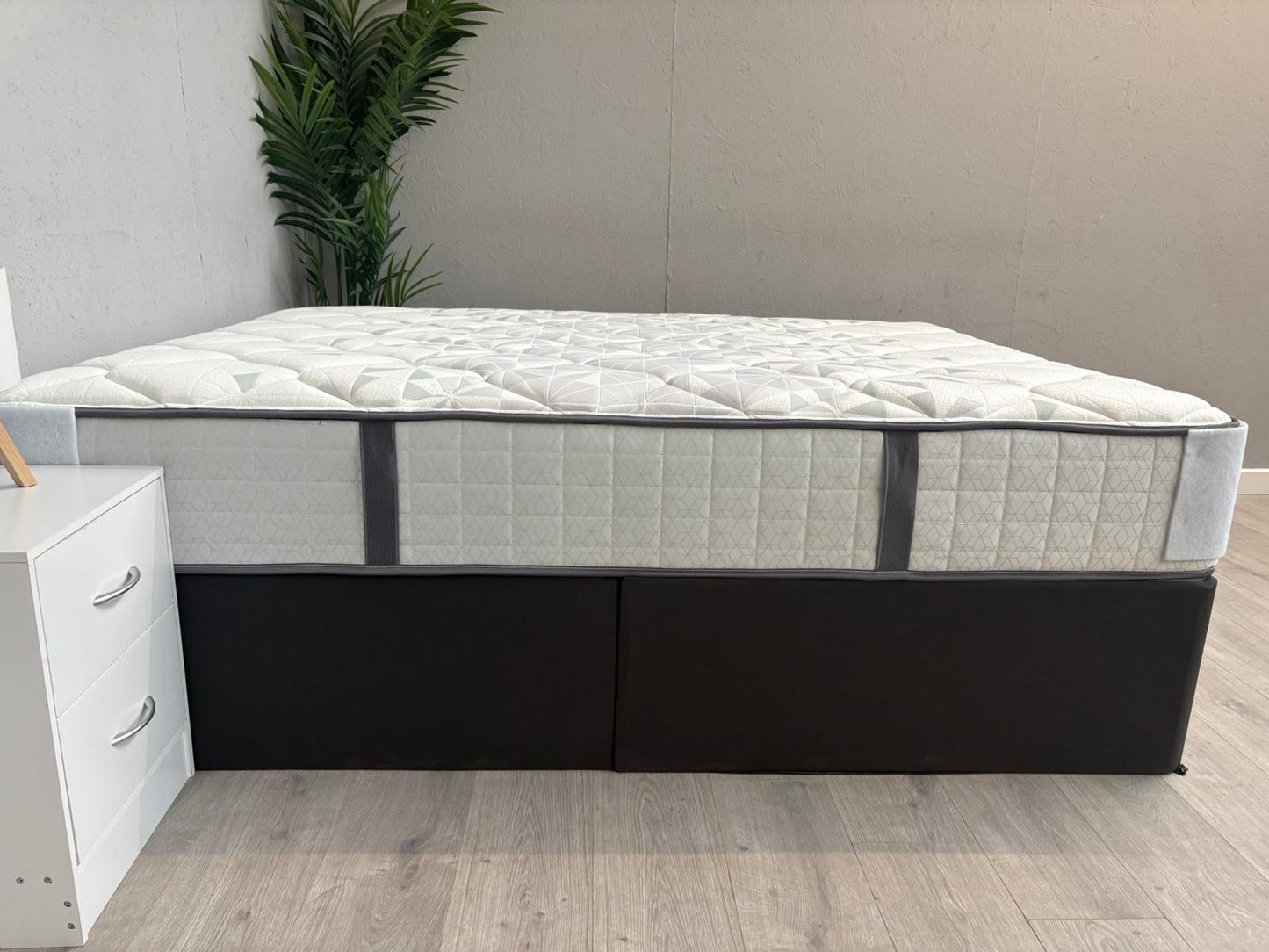 Sealy Elevate Venice / Blackwood 5FT Kingsize Mattress, Firm - RRP £1,499