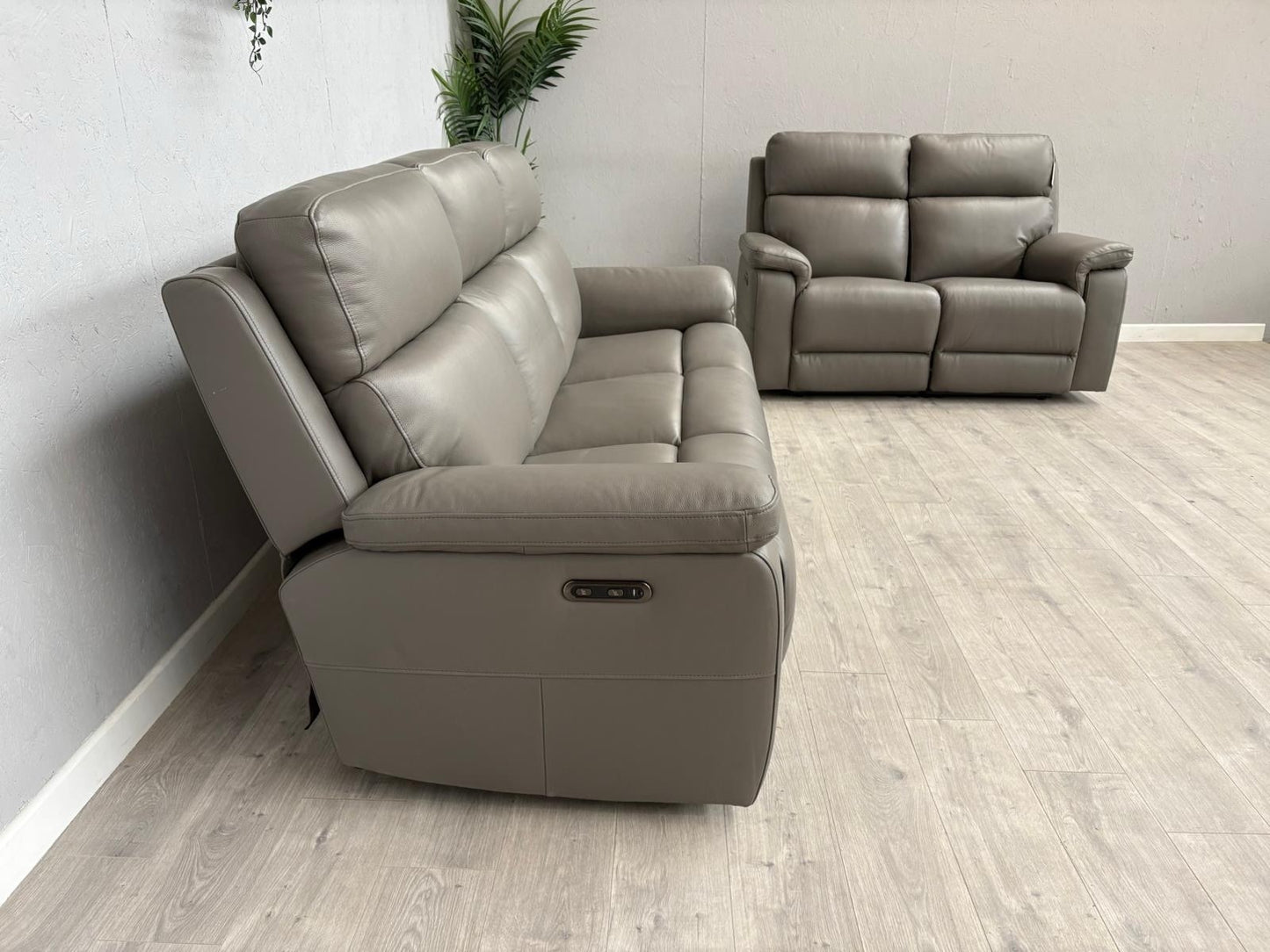 Furniture Village RAVEN Leather 3 + 2 Seater Power Recliner Sofa Set - RRP £2390