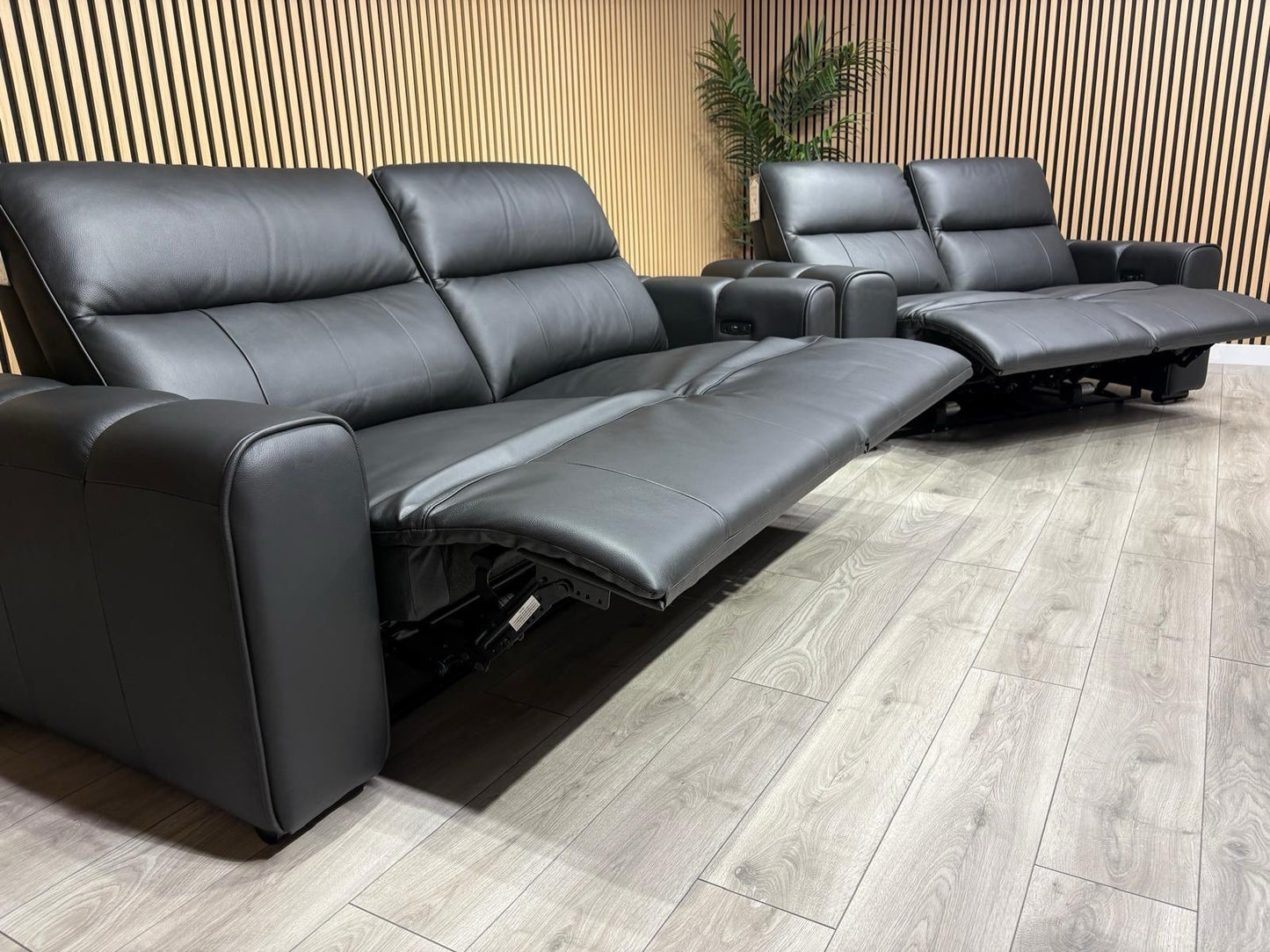 DFS Bellagio Leather 3 Seater + 2 Seater Sofa Set, Power Recliners RRP: £3840