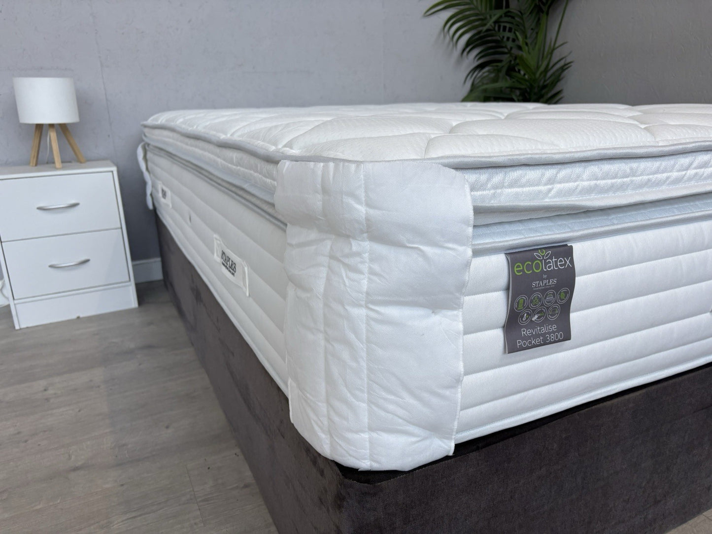 Staples and Co Eco Revitalise Pocket 3800 4ft 6 Double Mattress - RRP £1,499