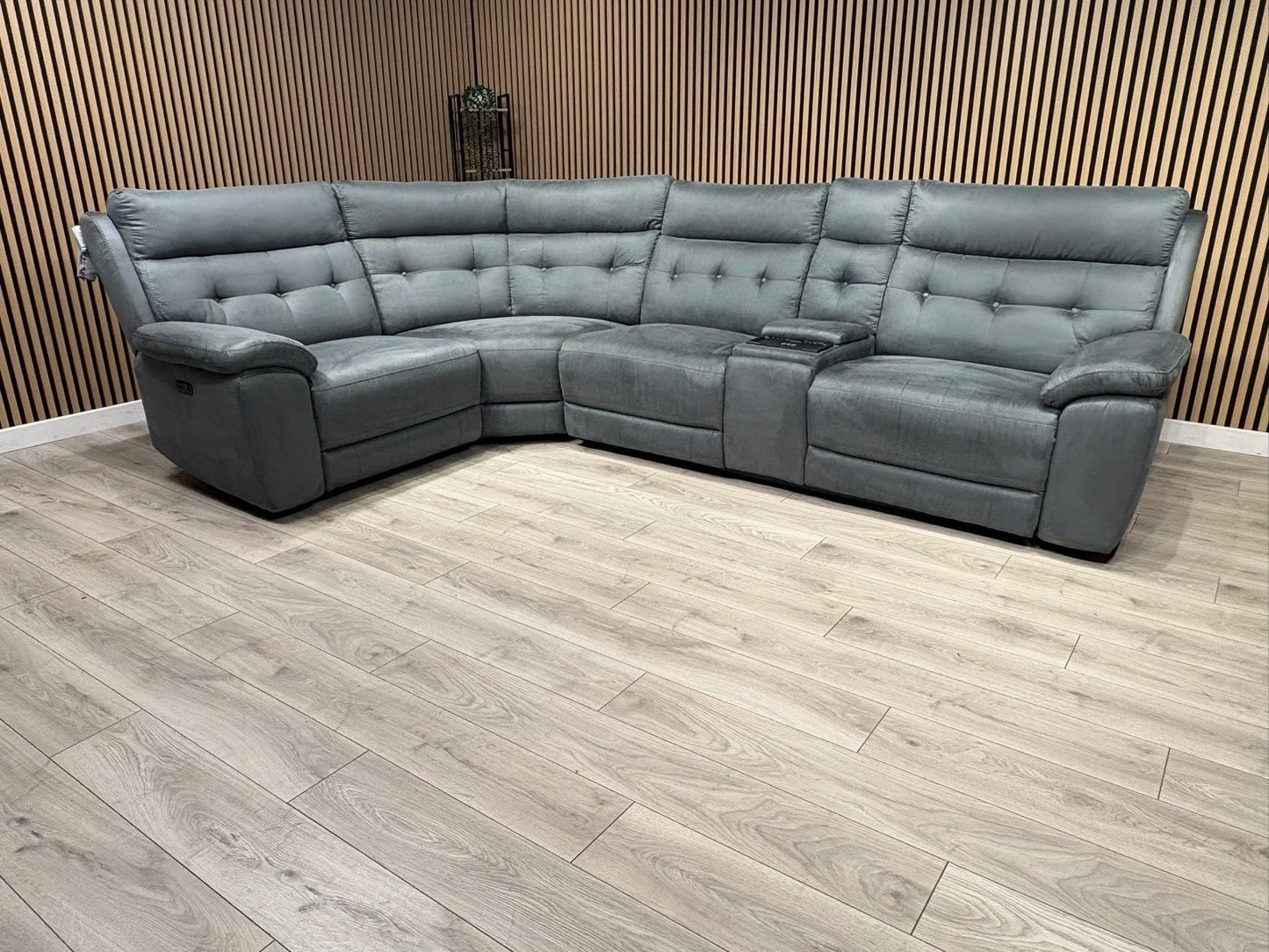 SCS Belford 1 Corner 3 Power Recliner Sofa with Media Console - RRP £2599