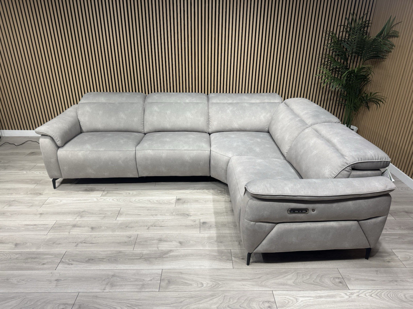 Furniture Village EZRA Style Fabric RHF Corner Sofa Power Recliners - RRP £3295