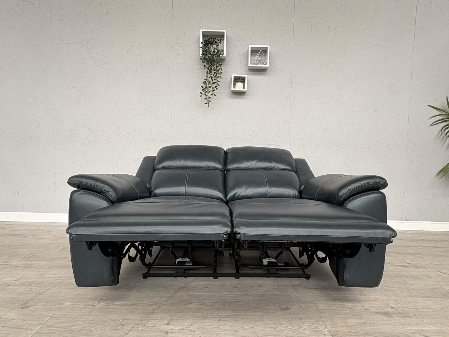 Furniture Village UTAH Leather 2 Seater Power Recliner, Lumbar Sofa - RRP £2,195