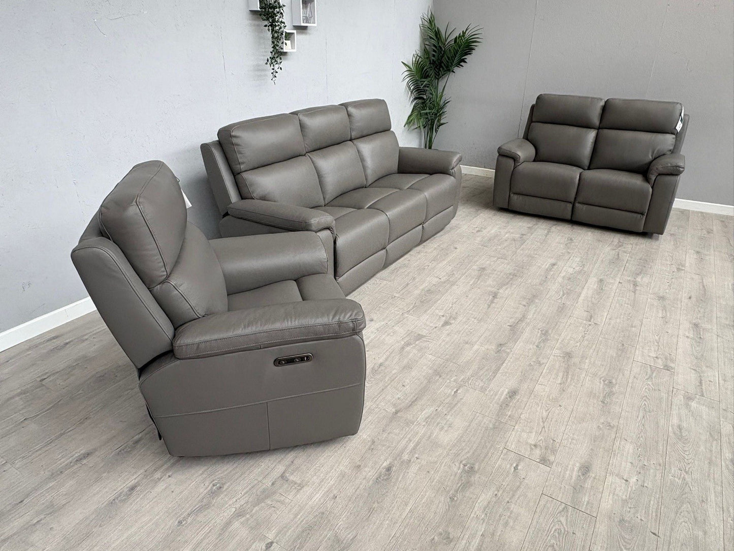 Furniture Village RAVEN Leather 3 + 2 Seater + Armchair Power Recliner Sofa Set