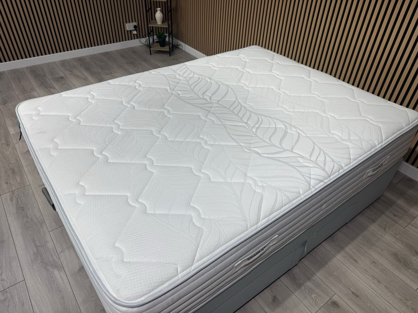 Staples and Co Eco Latex Restore Ortho 2000 Mattress 4ft 6 Double - RRP £1,099
