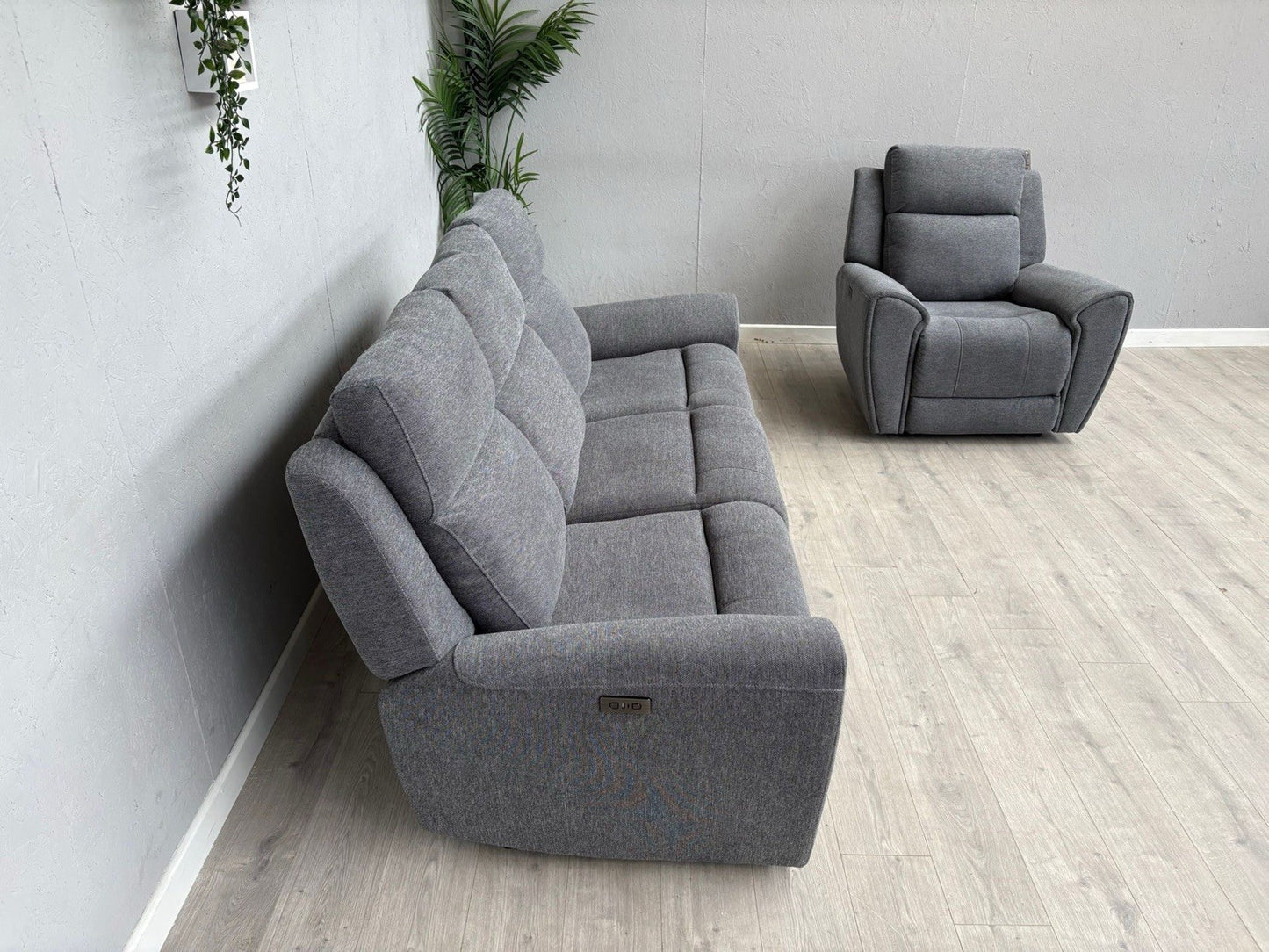 DFS Gilford 3 Seater Sofa + Armchair Power Recliner Sofa Set - RRP £1,748