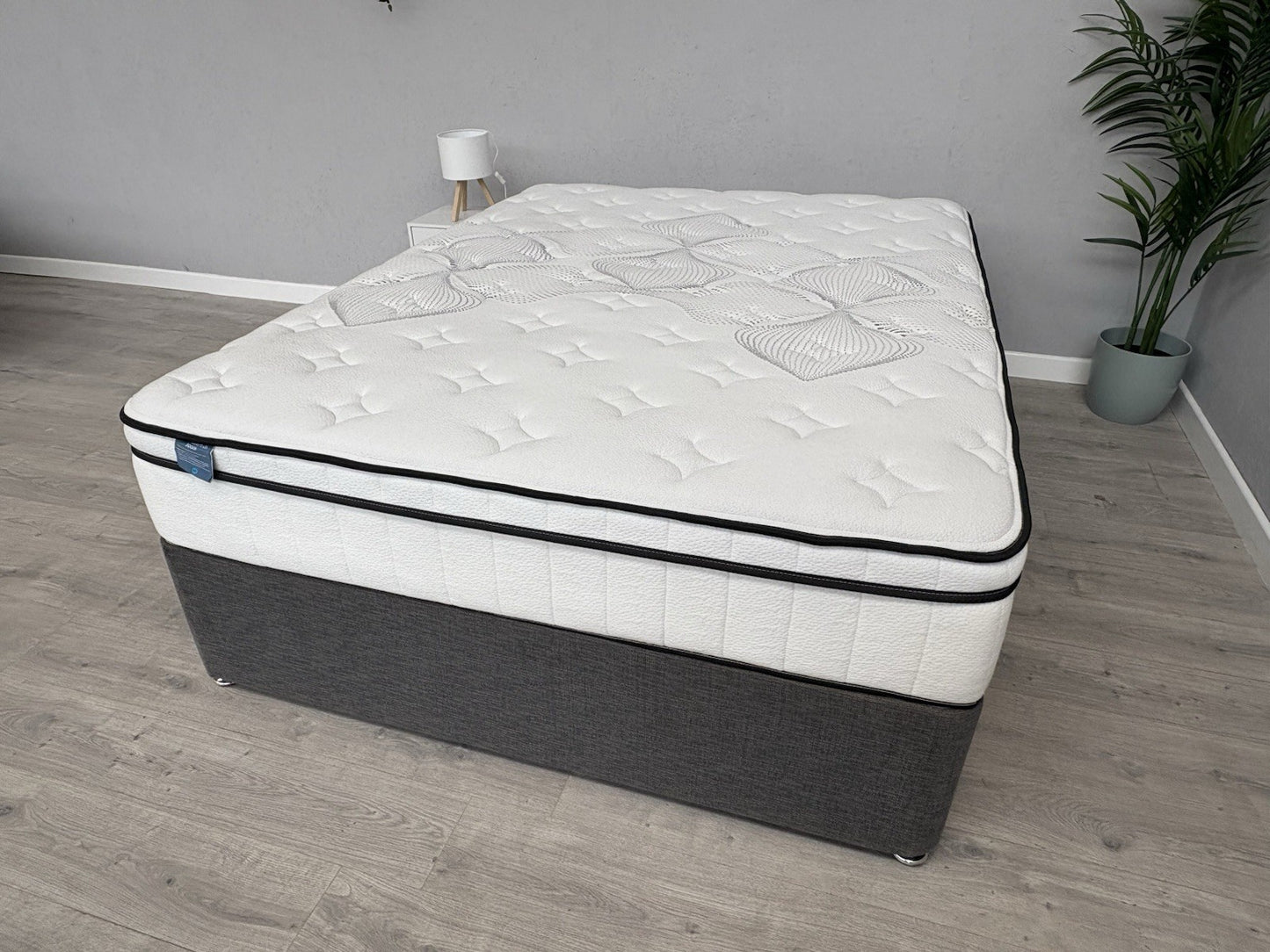 IGEL Nanotech 3000i 4ft 6 Double Mattress, Medium - RRP £1,349