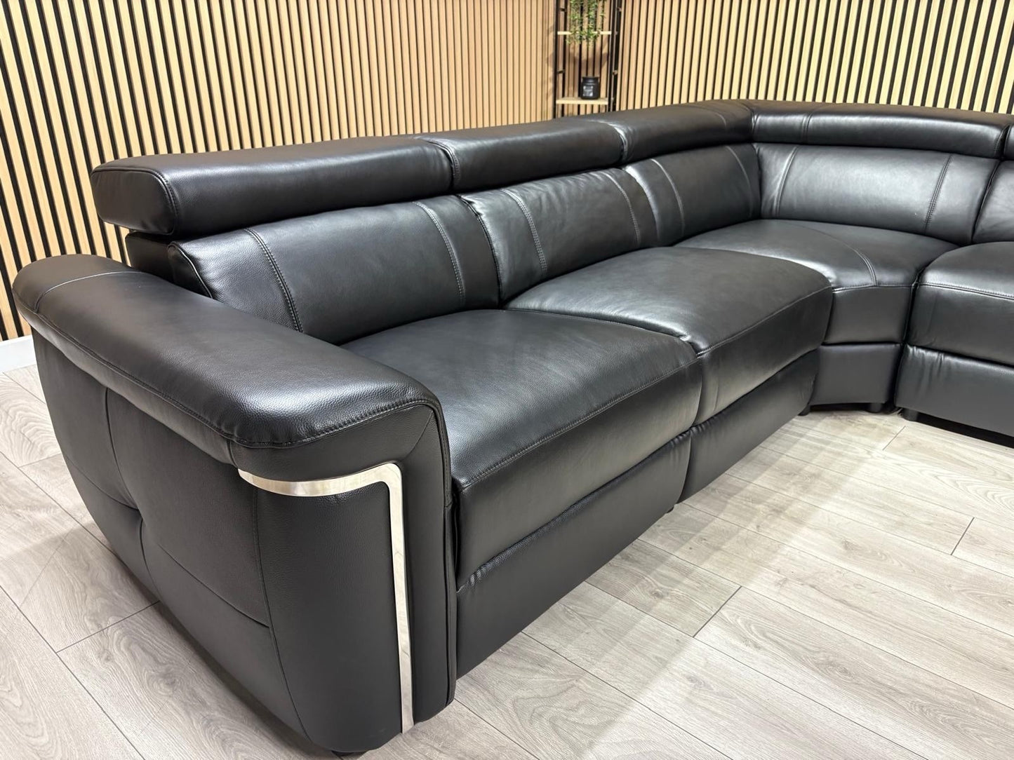 VENICE Leather 2 Corner 2 Power Recliner Sofa + Console - RRP £5,599