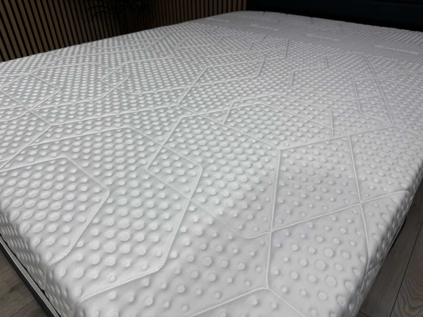 EMMA - Diamond Deluxe Hybrid 4ft 6 Double Mattress - RRP £1,999