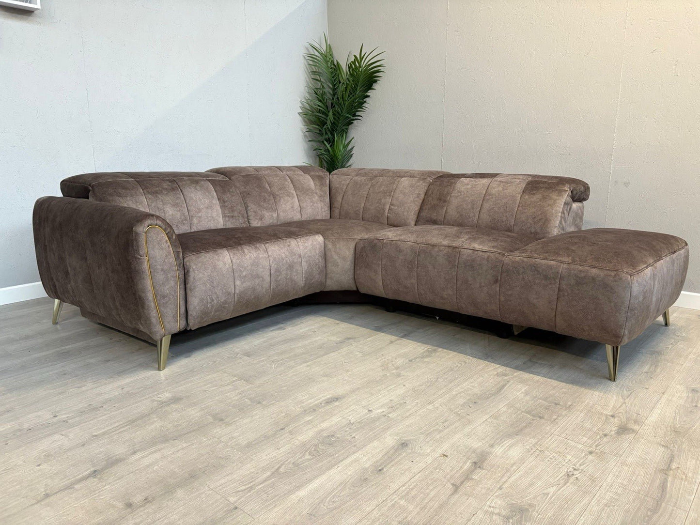 DFS Lidia Left Hand Facing Open Chaise Power Recliner Corner Sofa - RRP £1899