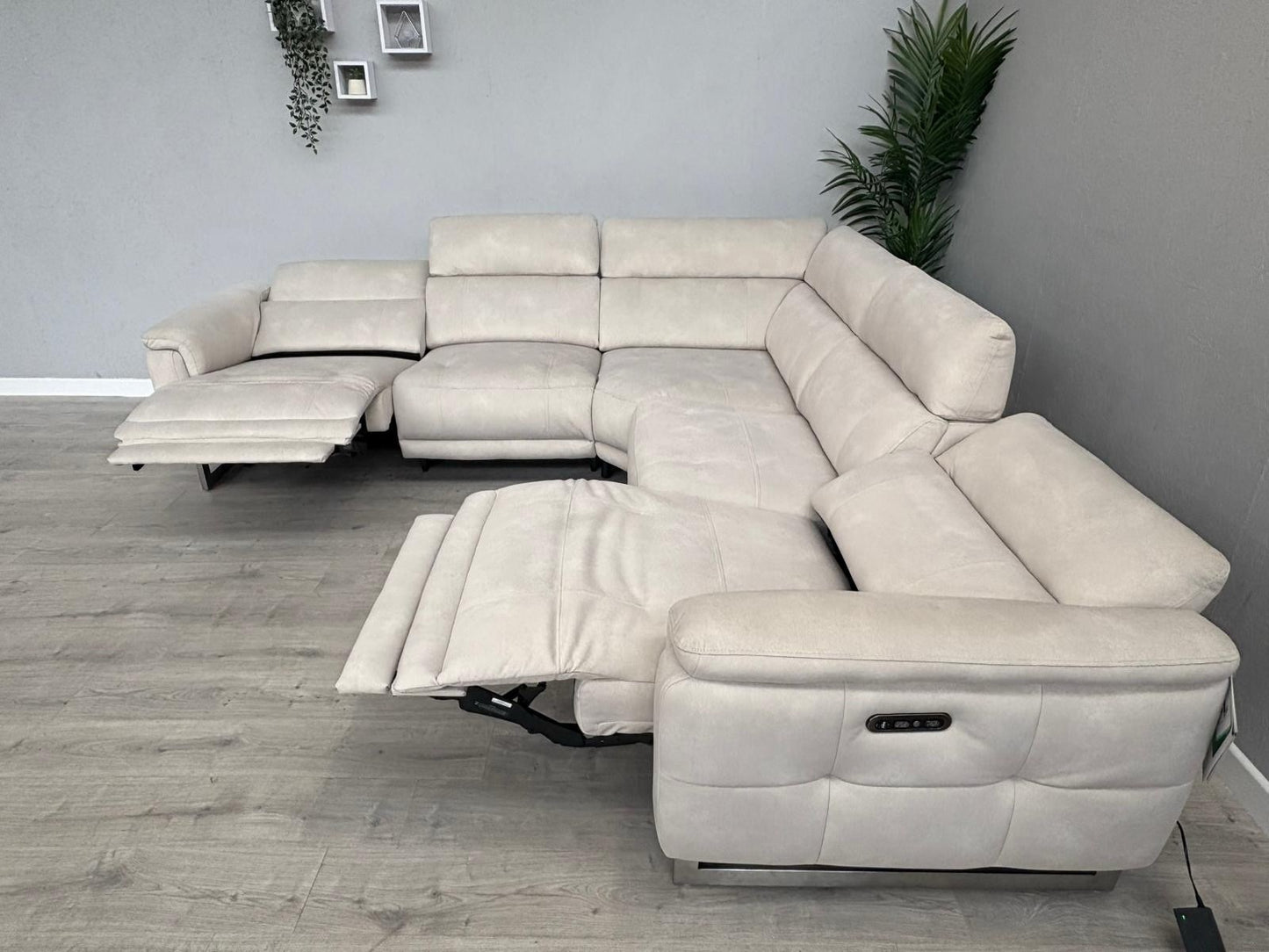 Furniture Village MOET Fabric Large Power Recliner Corner Sofa - RRP £3,595