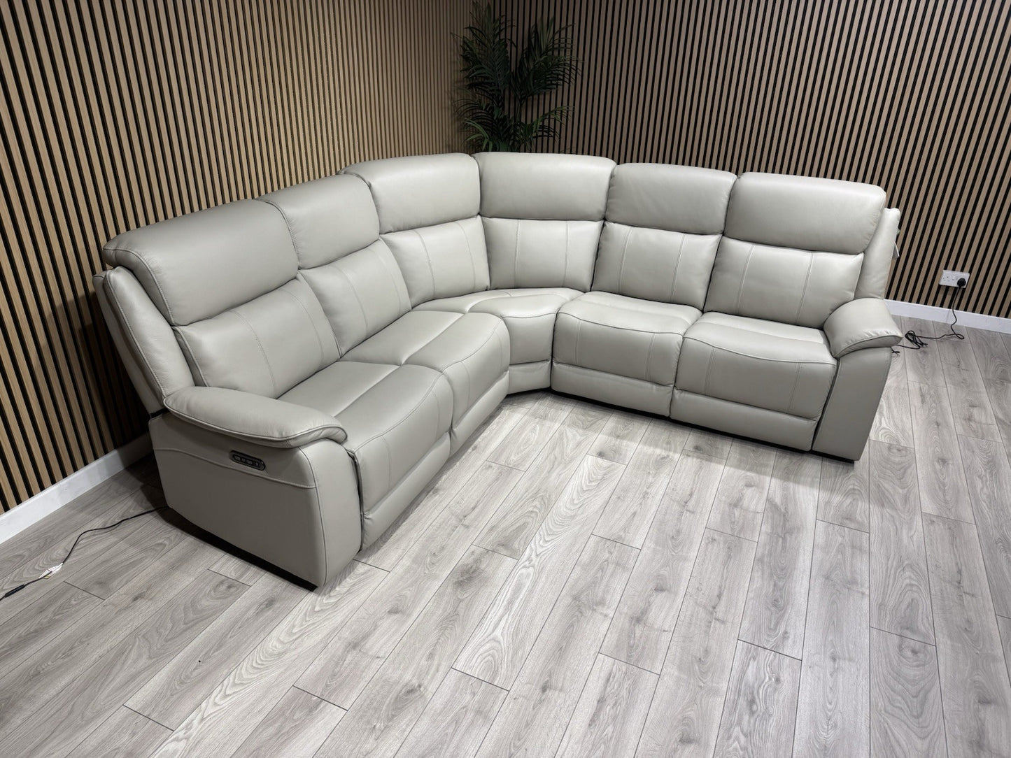 Furniture Village MORENO Style Leather Power Recliner Corner Sofa - RRP £3,395