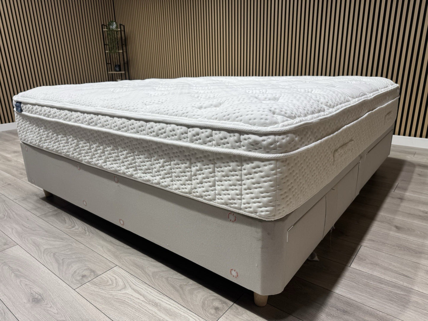 IGEL Advance 2050i 6ft Superking Mattress, Firm - RRP £1,899