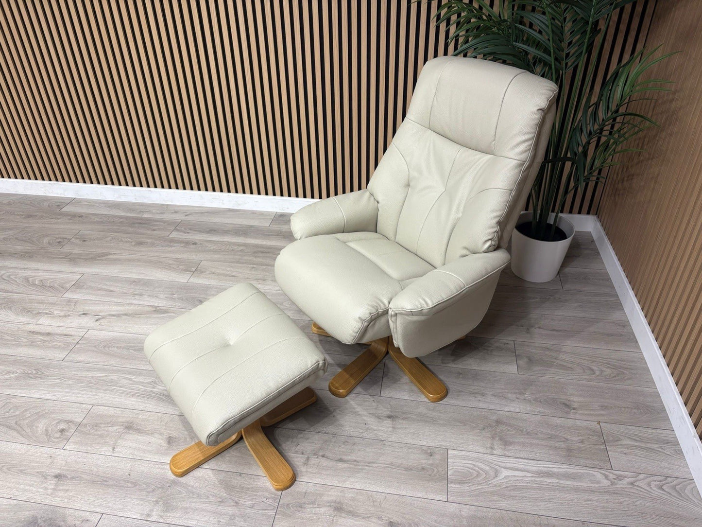 Relaxed Swivel Recliner Chair + Footstool RRP £1099