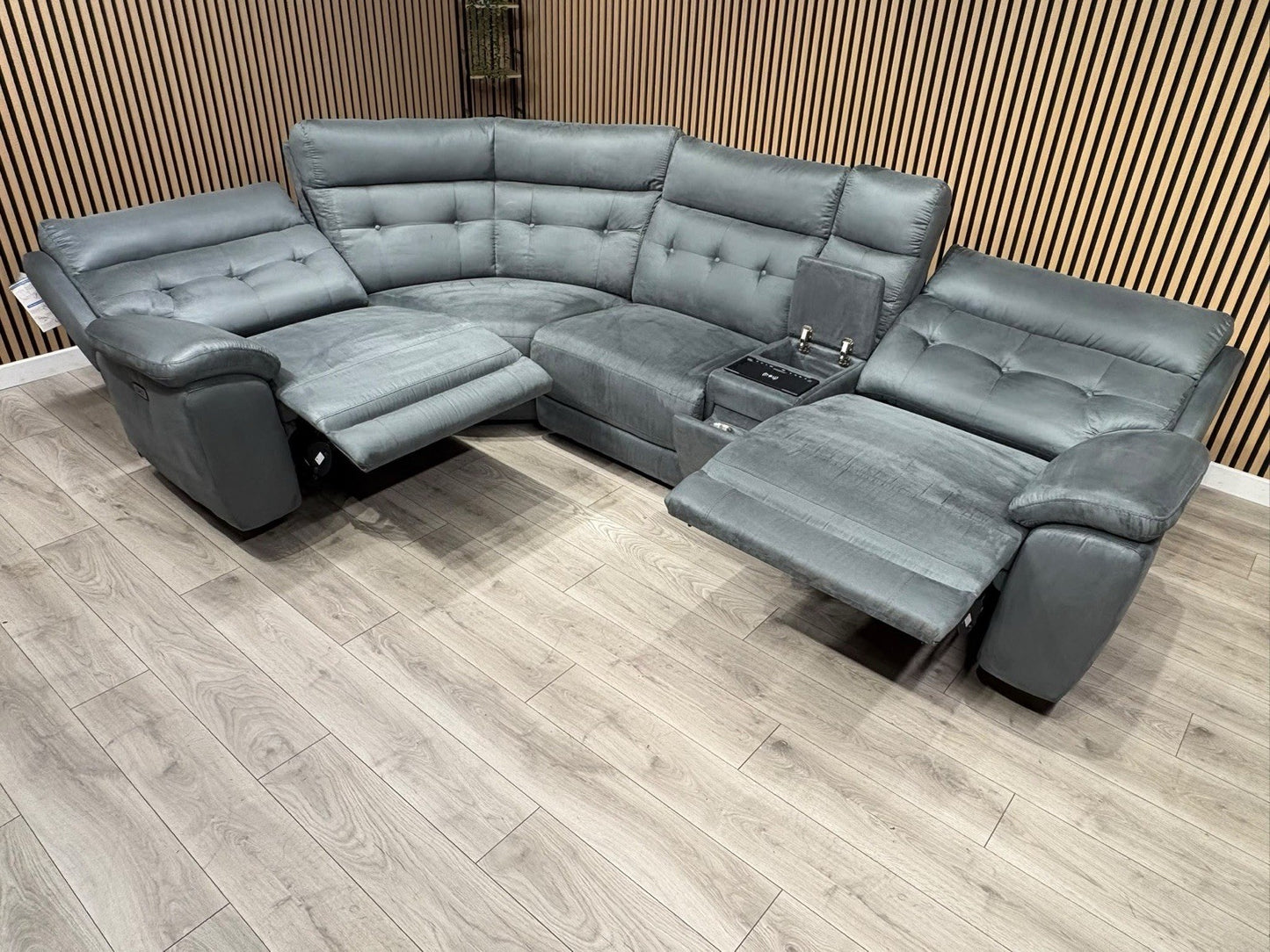 SCS Belford 1 Corner 3 Power Recliner Sofa with Media Console - RRP £2599
