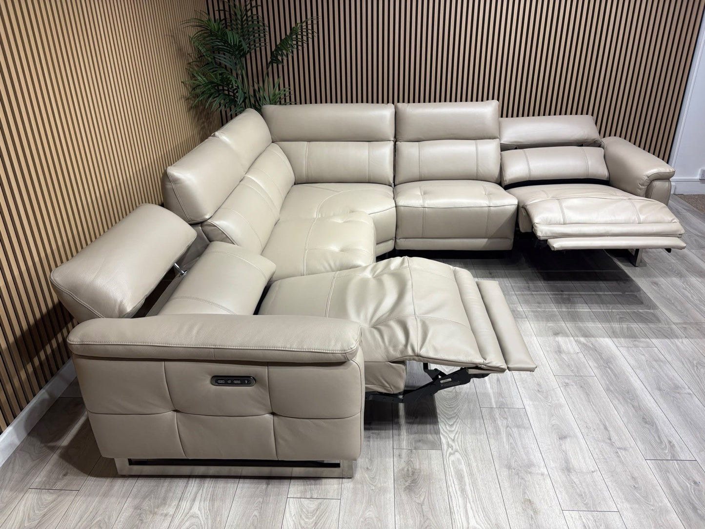 Furniture Village MOET Large Leather Power Recliner Corner Sofa - RRP £4,495