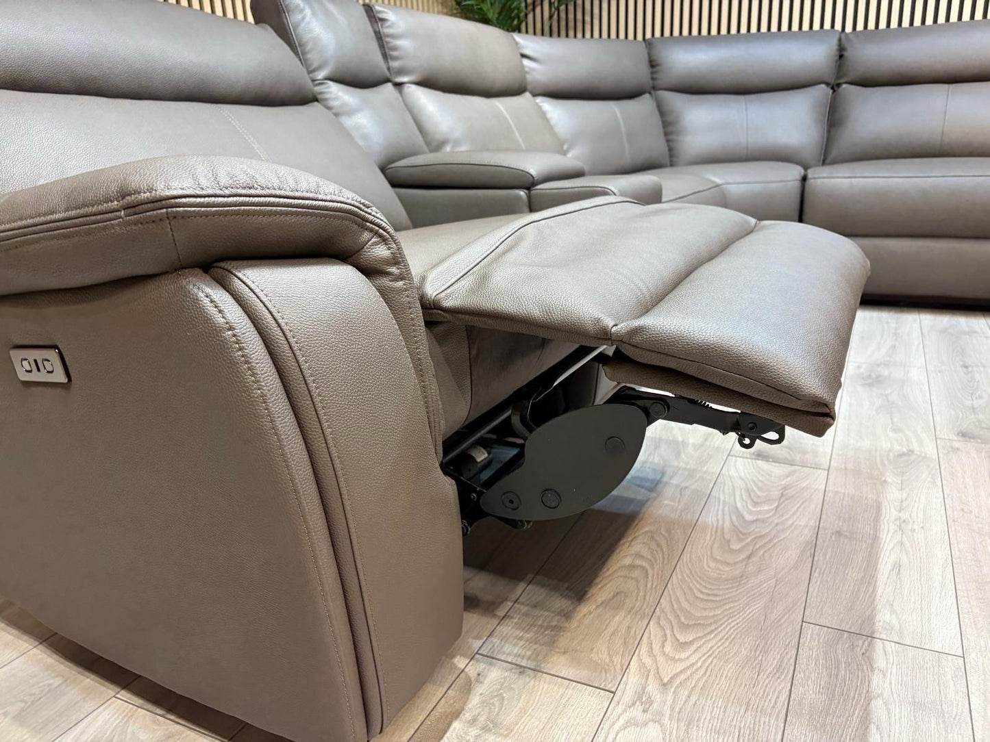 e9b514fd-0655-4df0-9a0a-245f48f8c779