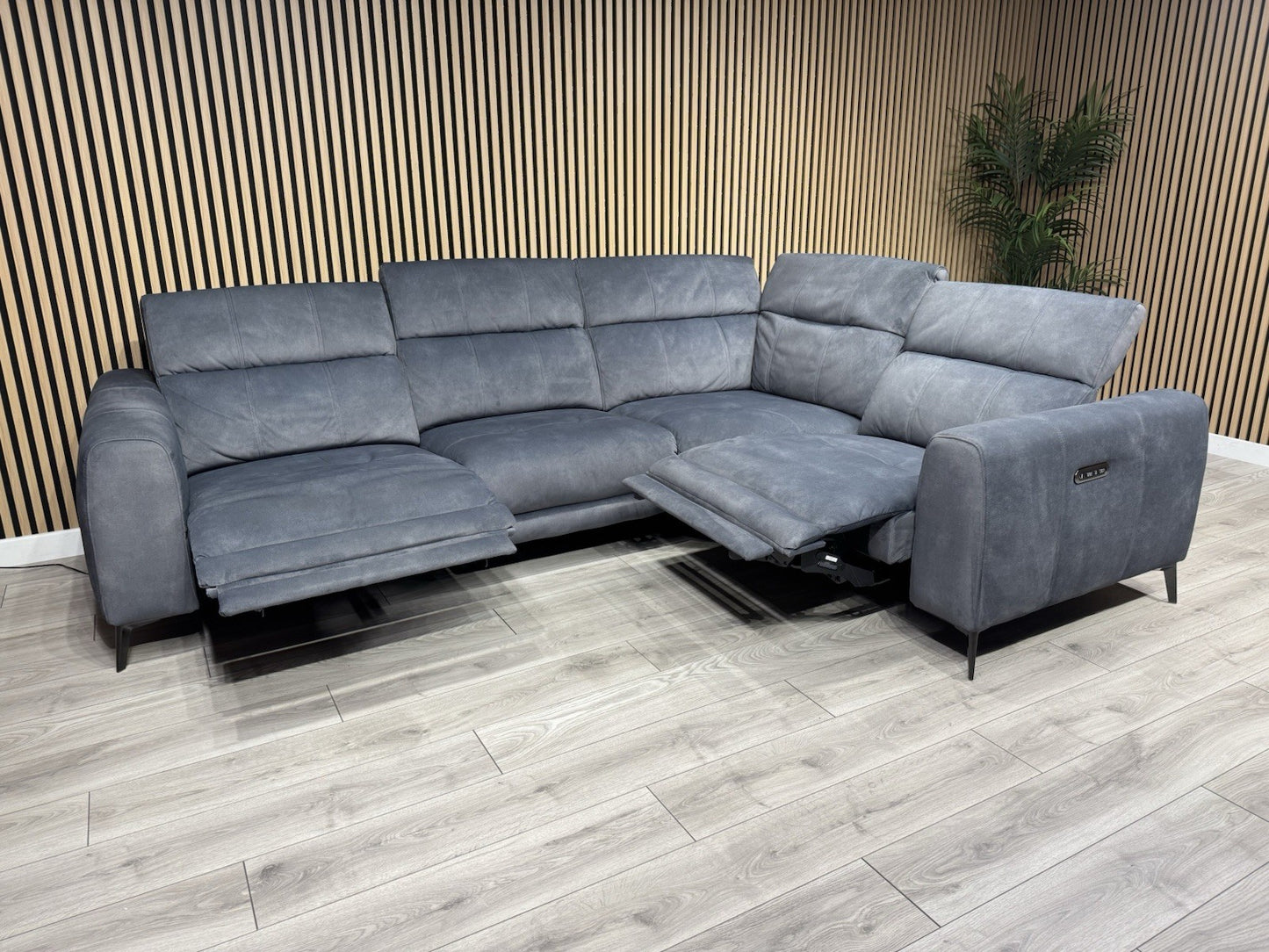 Furniture Village EZRA Fabric RHF Double Power Recliner Corner Sofa - RRP £3,295